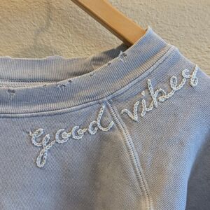 Blue and White 'Good Vibes' Sweatshirt